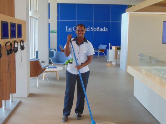 Carolina Fontalvo, de la comunidad de Tierra Baja, trabajadora del Centro de Ventas Serena del Mar.