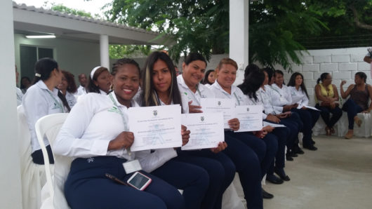Entrega de certificados de cursos complementarios a aprendices SENA de Tierra Baja