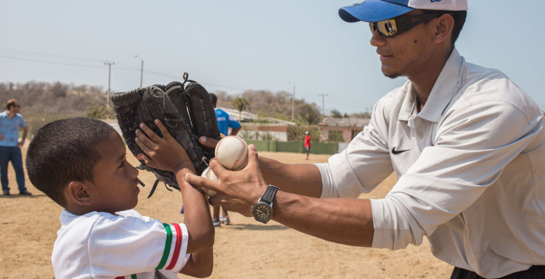 Clínica de Bateo en Manzanillo del Mar con jugadores de la liga de Claro y LMB.
